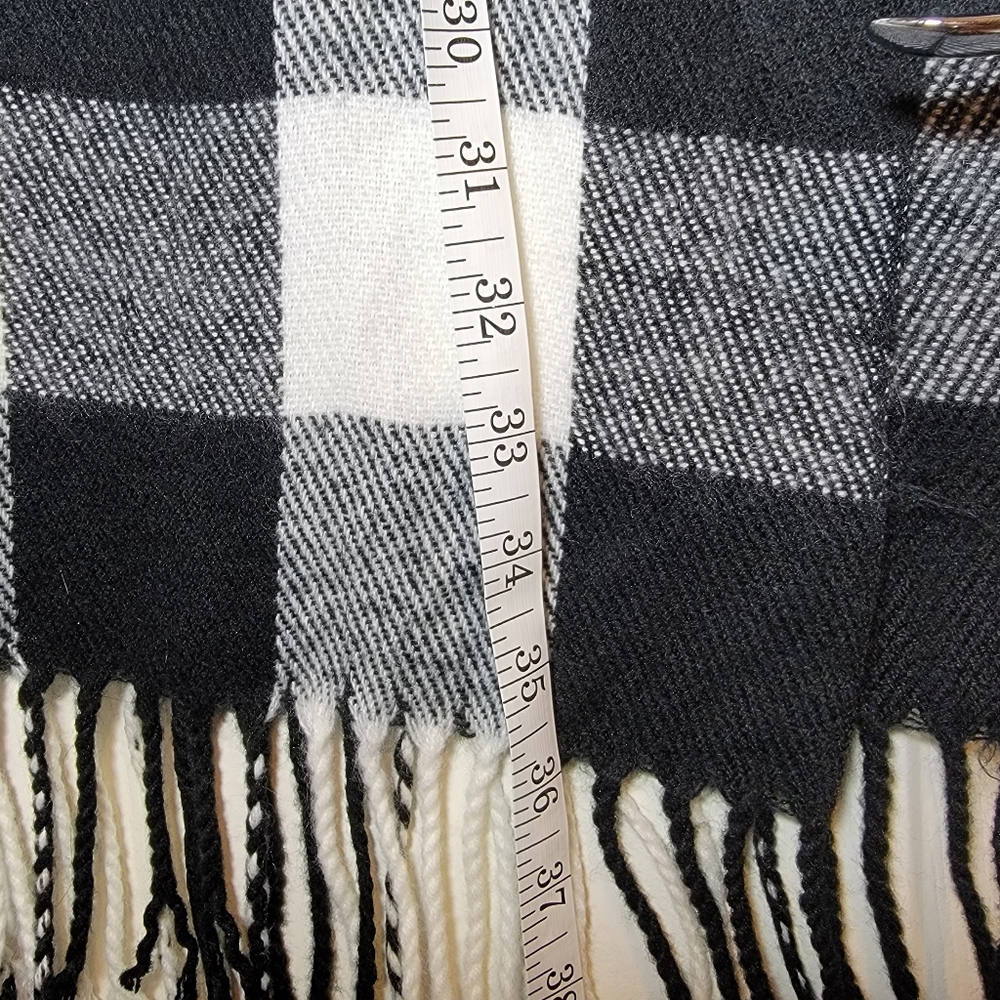 Scarf - Picture 2 of 3